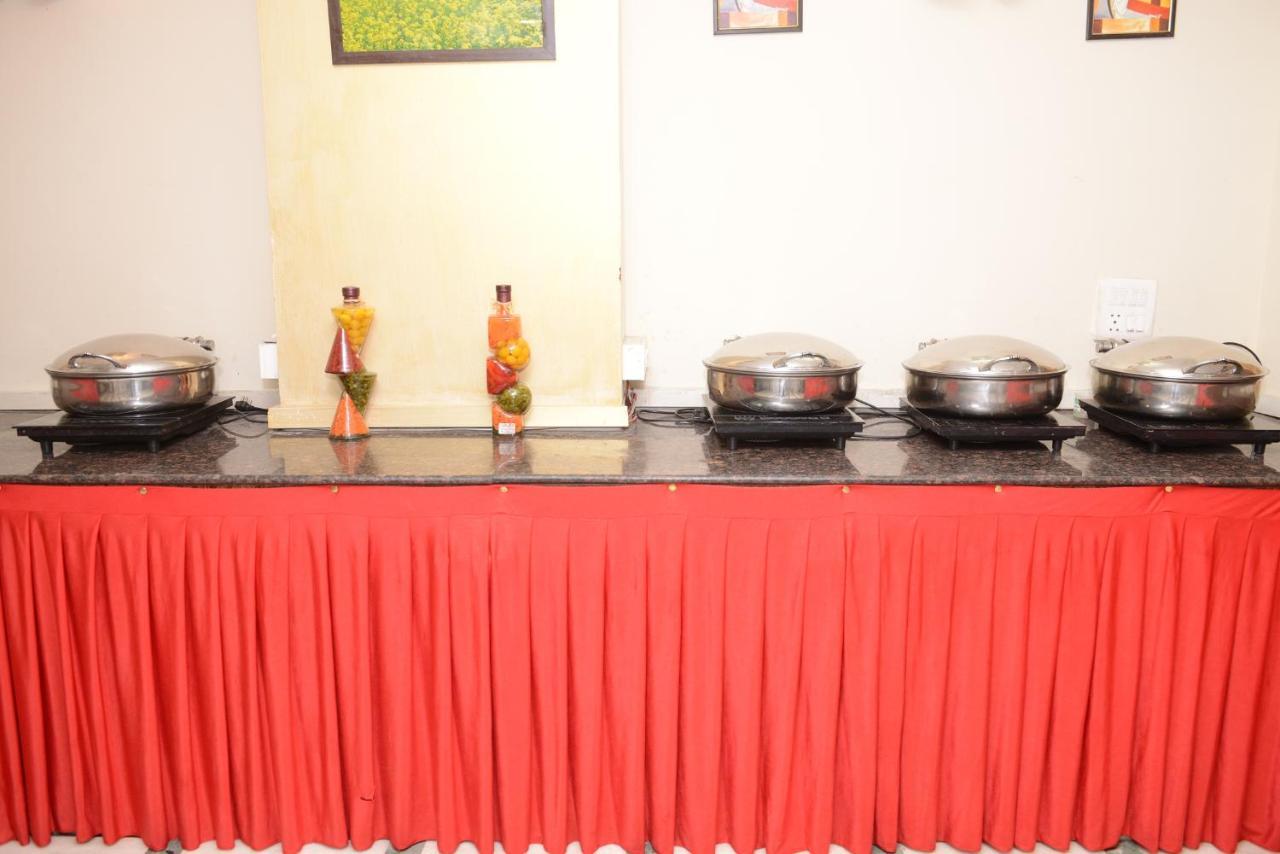 Hotel Balsons Continental New Delhi Luaran gambar