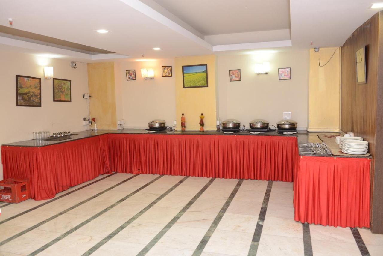 Hotel Balsons Continental New Delhi Luaran gambar