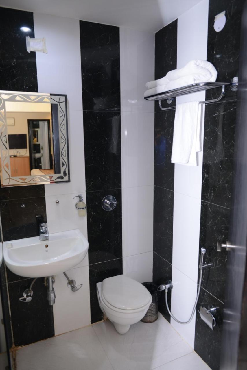 Hotel Balsons Continental New Delhi Luaran gambar